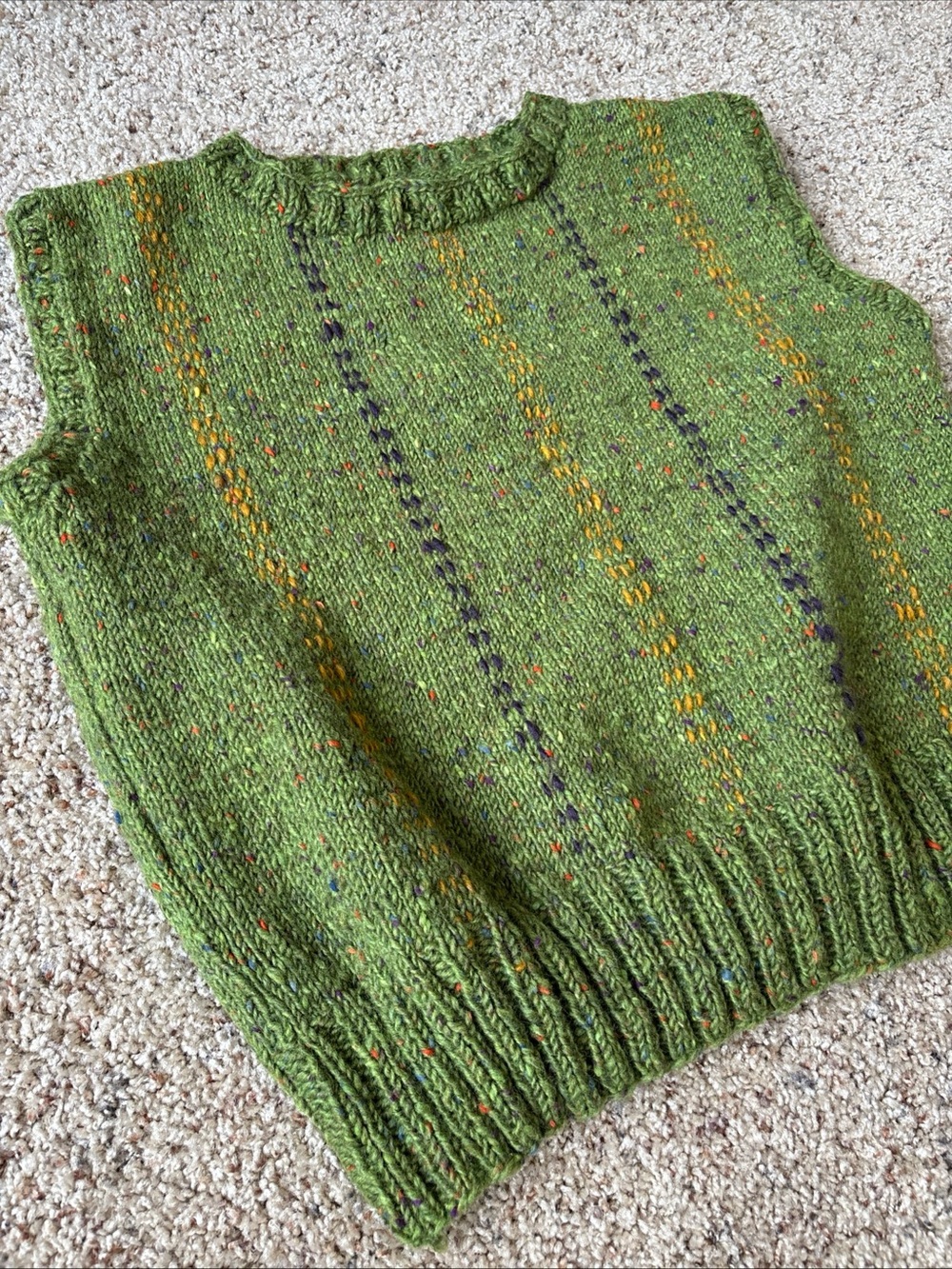 Handmade Green Knit Sleeveless Sweater Vest - Picture 2 of 6